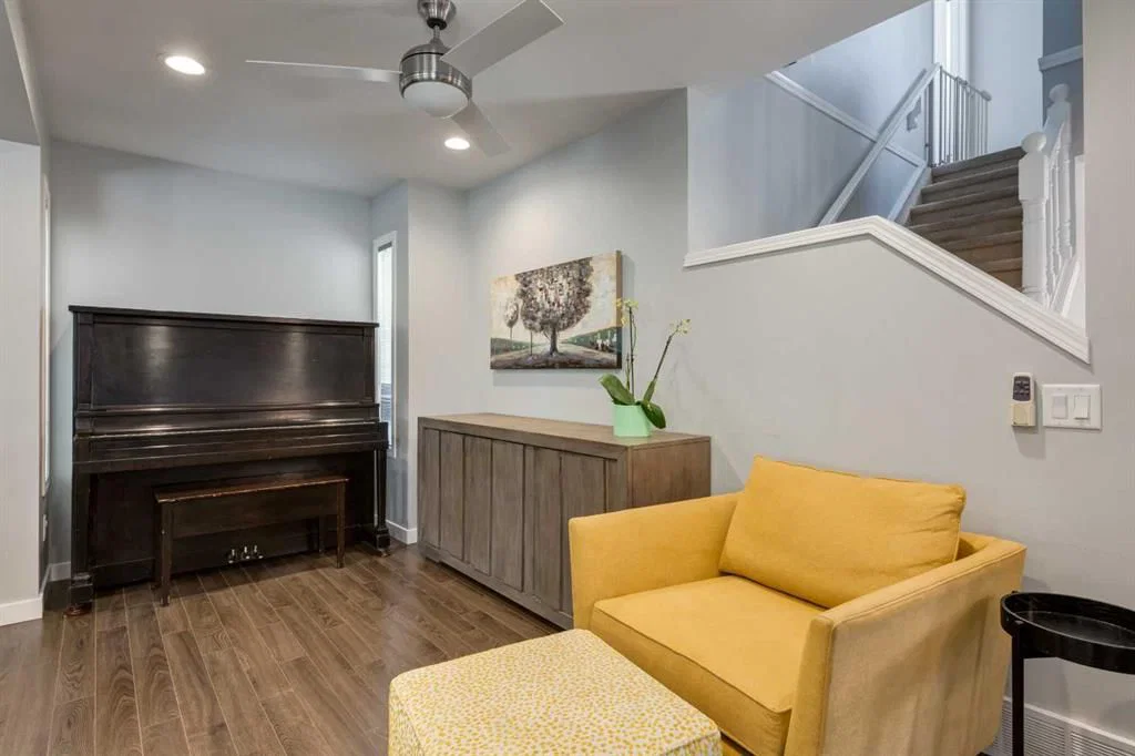128 Riverwood Close SE, Calgary — photo 5 of 41