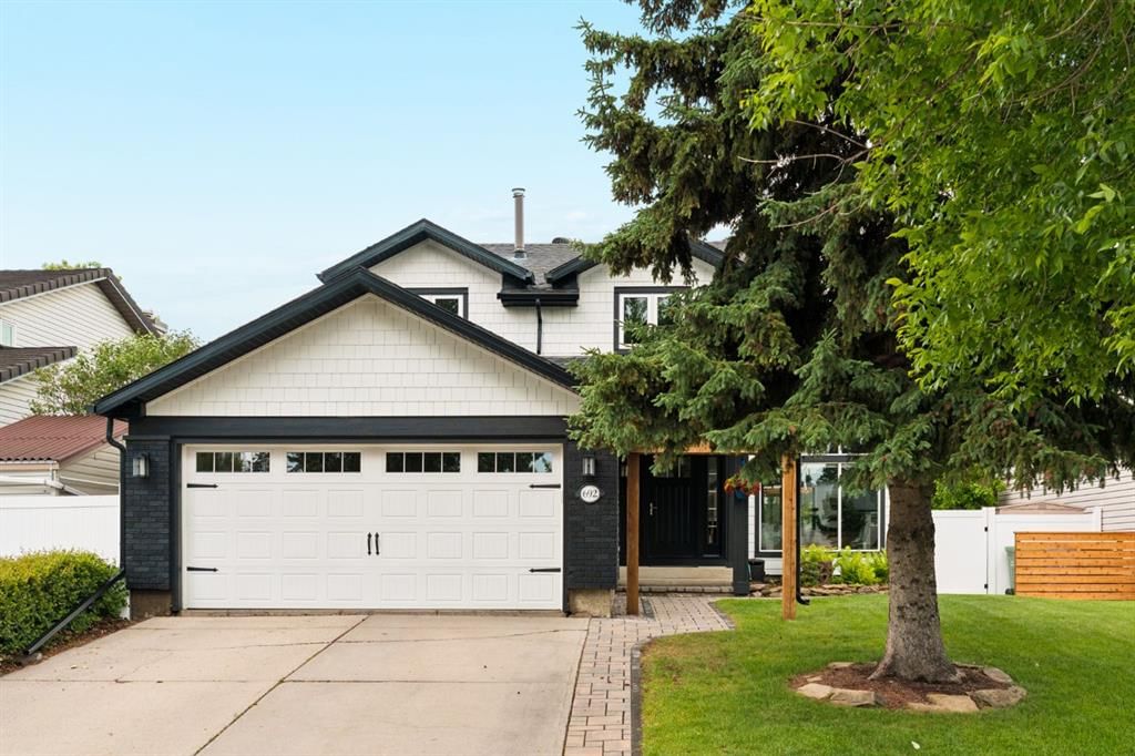 692 Woodpark Boulevard SW, Calgary — photo 2 of 50