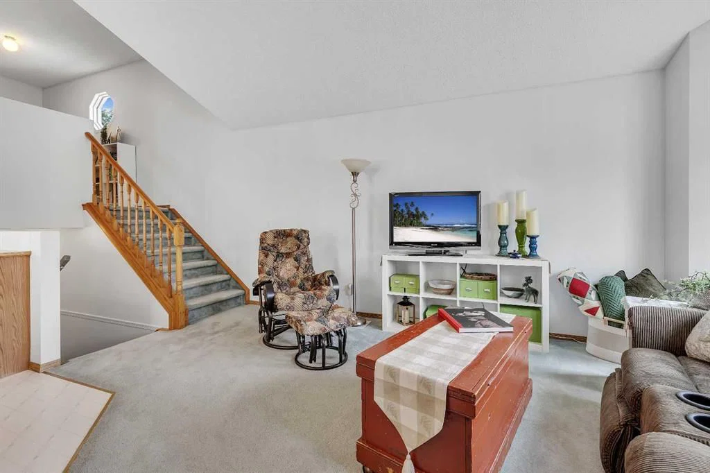 86 Coventry Lane NE, Calgary — photo 4 of 39
