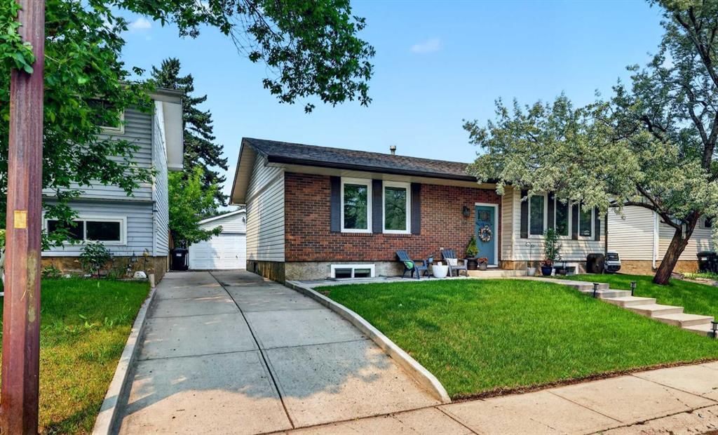 1820 Lysander Crescent SE, Calgary — photo 5 of 48