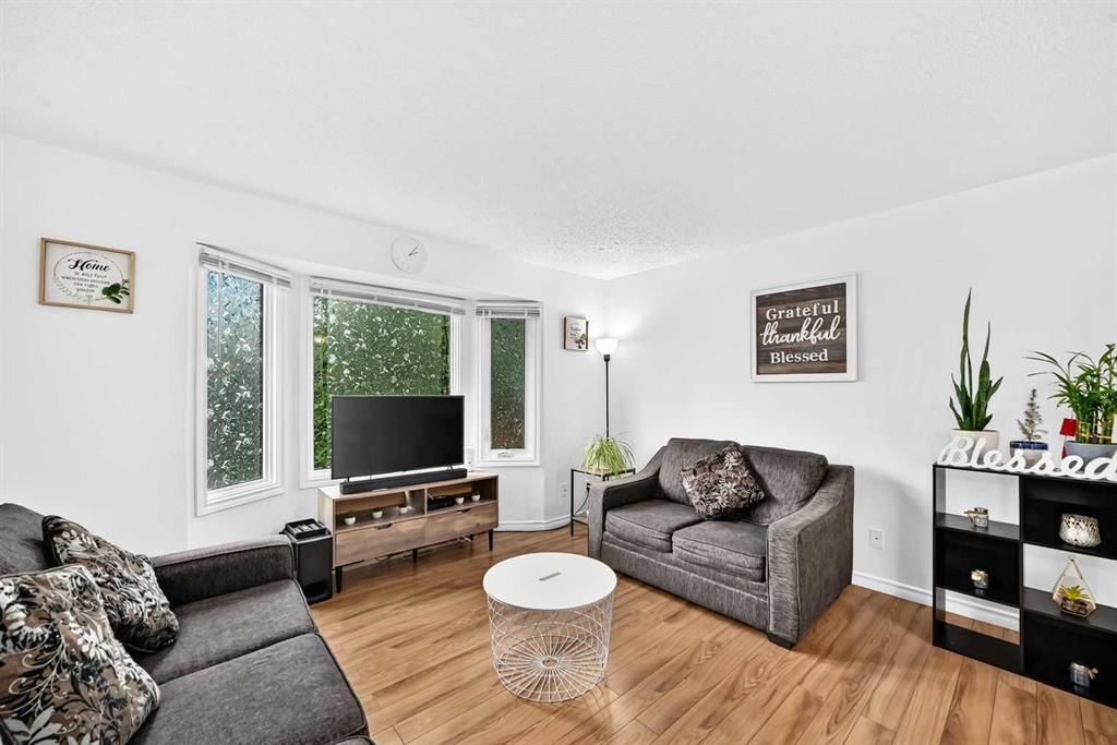 15 Falshire Terrace NE, Calgary — photo 3 of 42