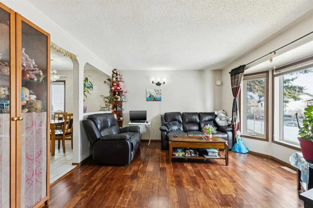 156 Falshire Close NE, Calgary — photo 5 of 40