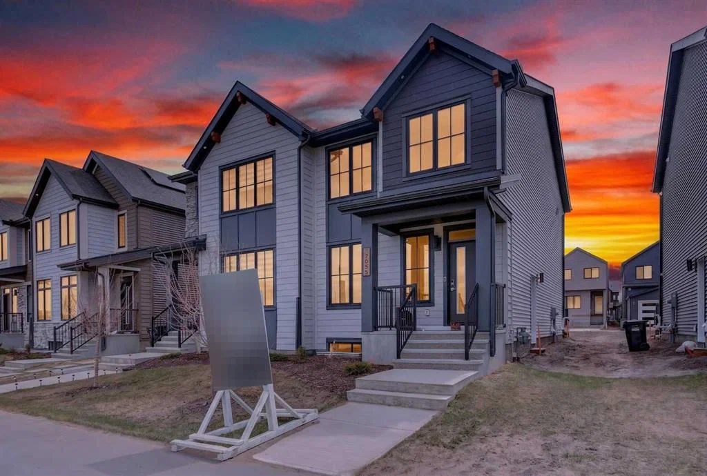7055 Rangeview Avenue SE, Calgary — main listing photo