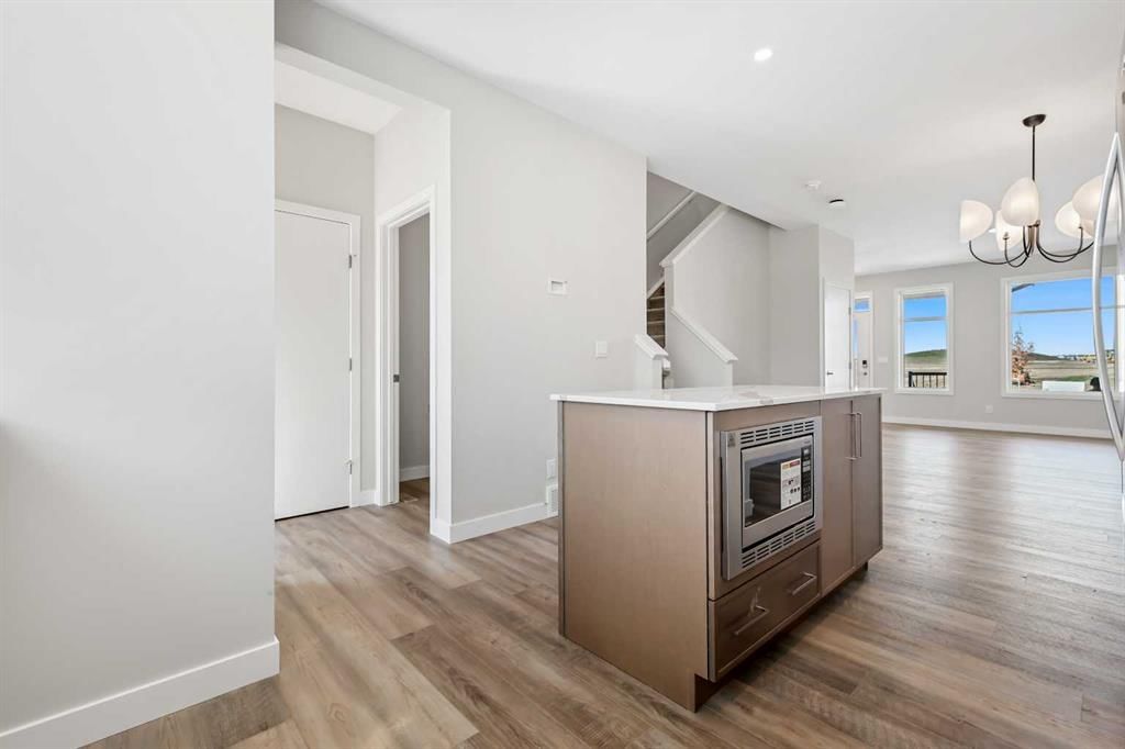 7023 Rangeview Avenue SE, Calgary — photo 2 of 22