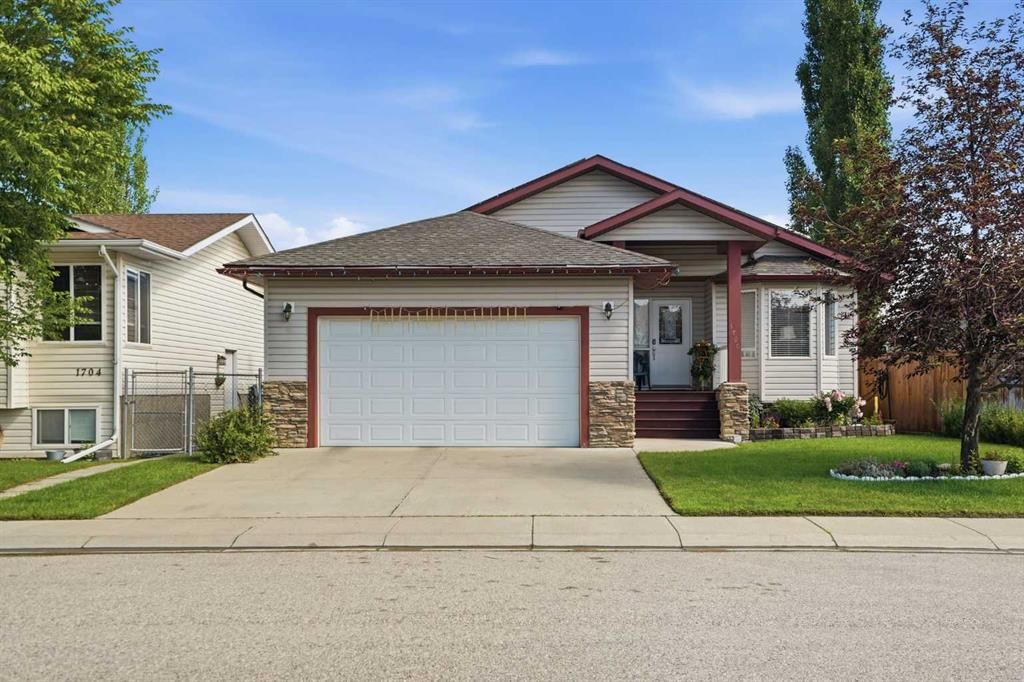 1706 3 Avenue SE, High River — photo 2 of 50