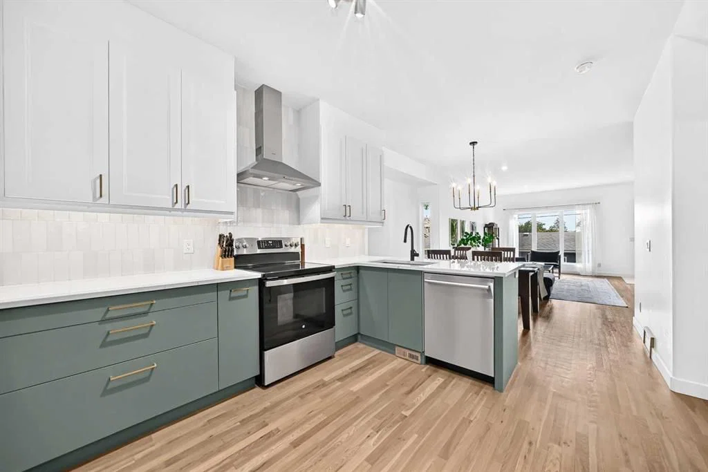 1416 43 Street SW, Calgary — photo 2 of 38