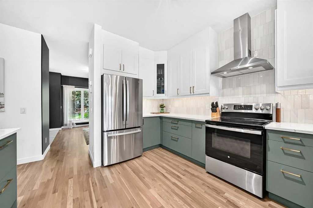 1416 43 Street SW, Calgary — photo 3 of 38