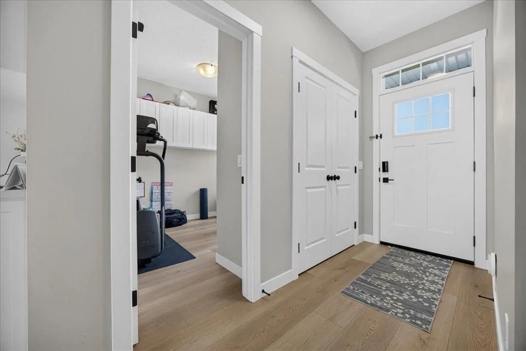 4620 81 Street NW, Calgary — photo 2 of 50