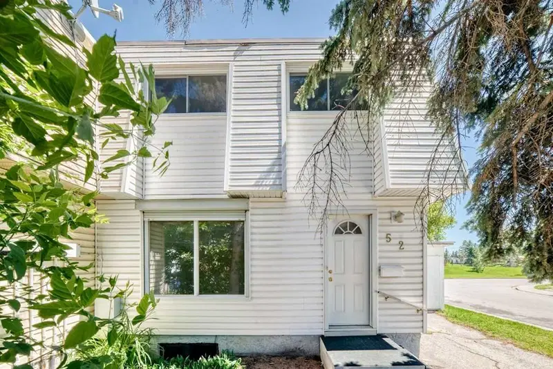 52 Doverdale Mews SE, Calgary — main listing photo