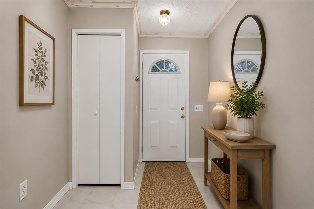 52 Doverdale Mews SE, Calgary — photo 3 of 37