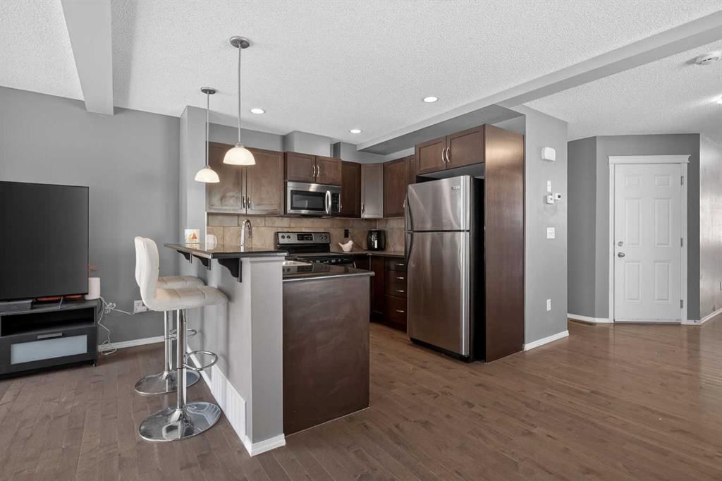 51 Country Village Villas NE, Calgary — photo 2 of 37