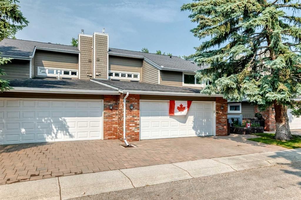 66 Woodmeadow Close SW, Calgary — photo 2 of 48