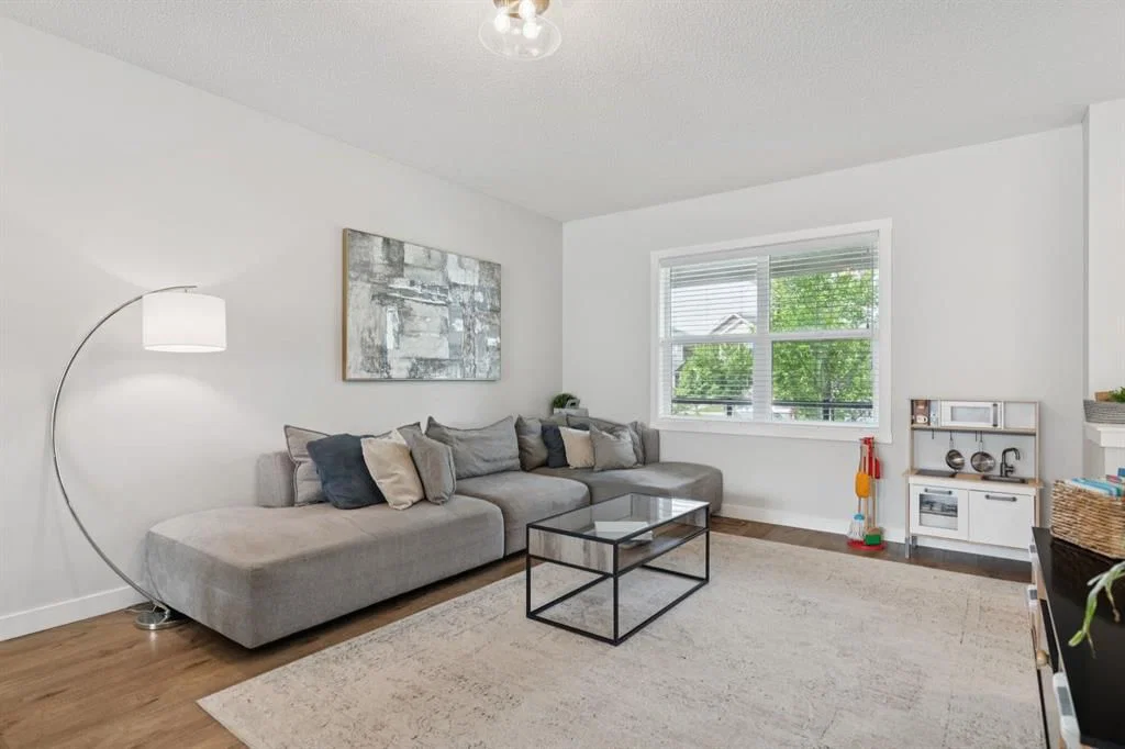 124 Wolf Willow Boulevard SE, Calgary — photo 5 of 35