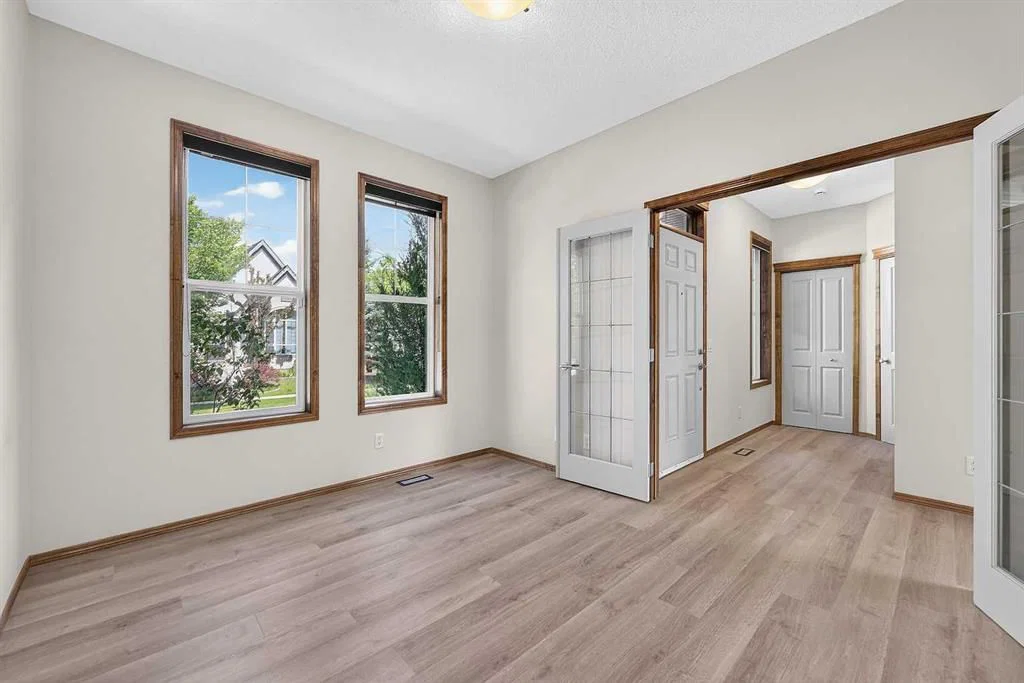 249 Elgin Manor SE, Calgary — photo 4 of 50