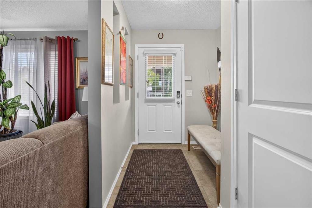 491 Copperpond Boulevard SE, Calgary — photo 5 of 38
