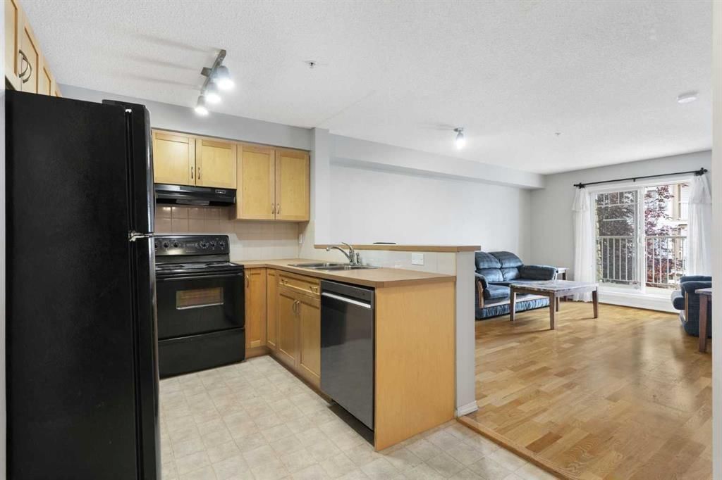 1102, 70 Panamount Drive NW, Calgary — photo 4 of 42