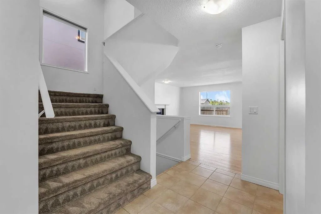 7 Saddlecrest Terrace NE, Calgary — photo 3 of 45