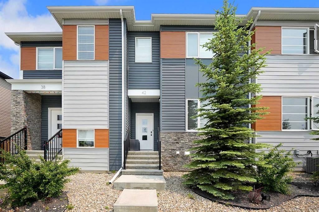 42 MIDTOWN Boulevard SW, Airdrie — photo 2 of 33