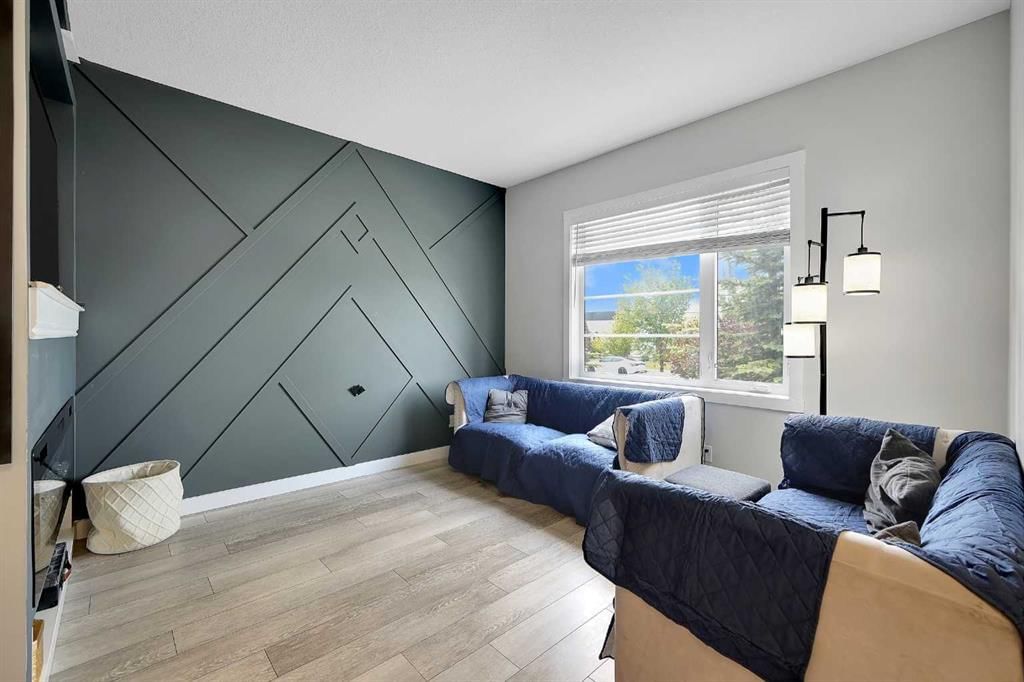 42 MIDTOWN Boulevard SW, Airdrie — photo 4 of 33