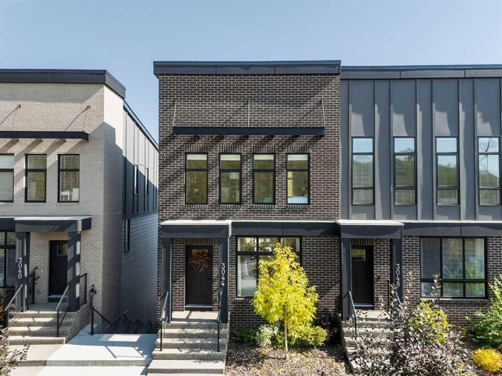 3044 85 Street SW, Calgary — photo 2 of 47