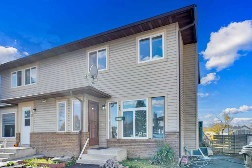 26 Falmead Bay NE, Calgary — photo 3 of 38