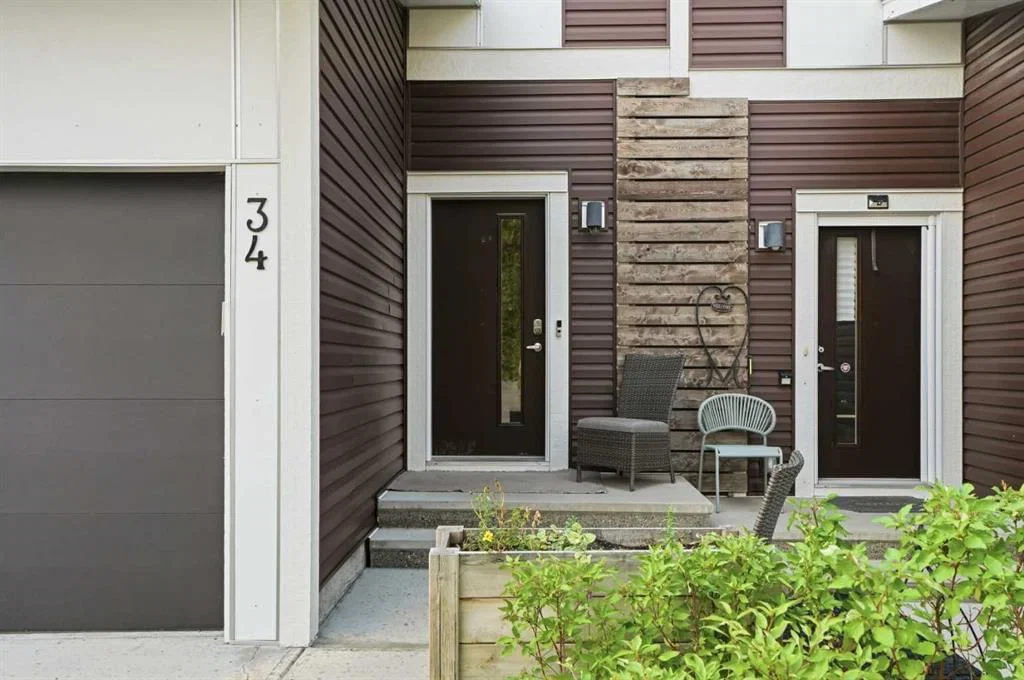 34 Walden Lane SE, Calgary — photo 5 of 47