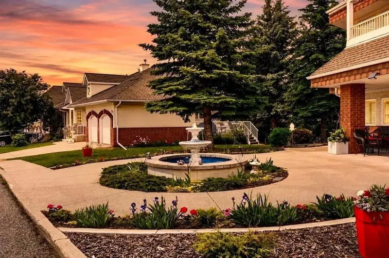 3205 Sienna Park Green SW, Calgary — main listing photo