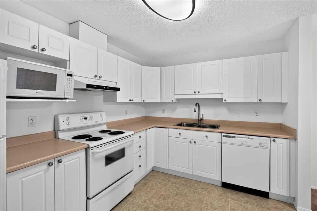 3205 Sienna Park Green SW, Calgary — photo 4 of 32
