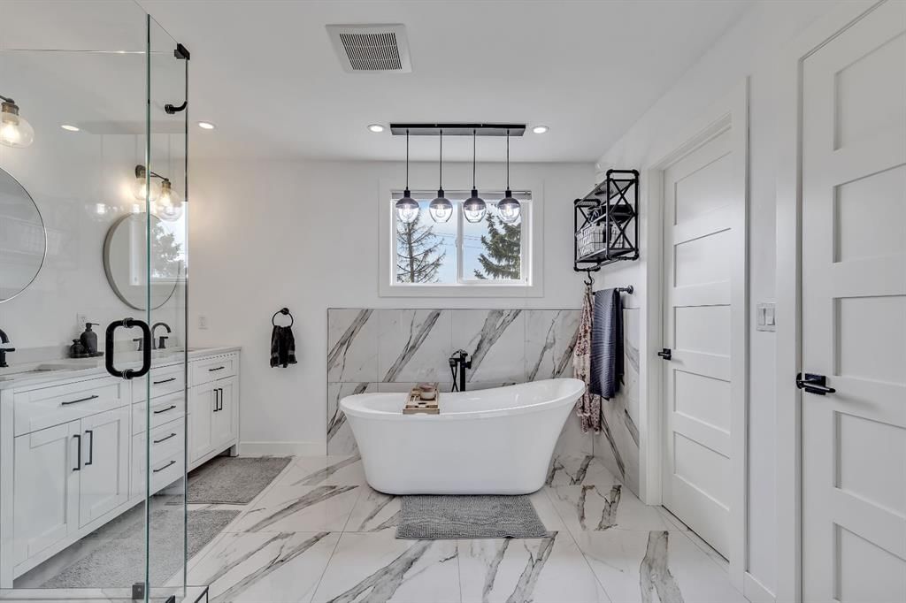 2033 21 Avenue SW, Calgary — photo 4 of 50