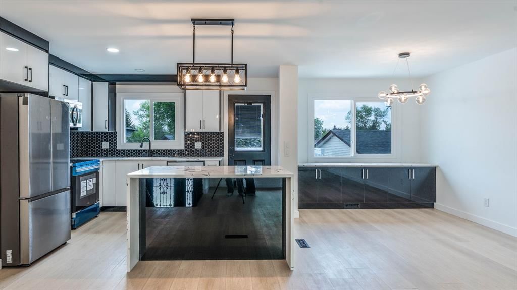 172 Pinewind Road NE, Calgary — photo 3 of 37