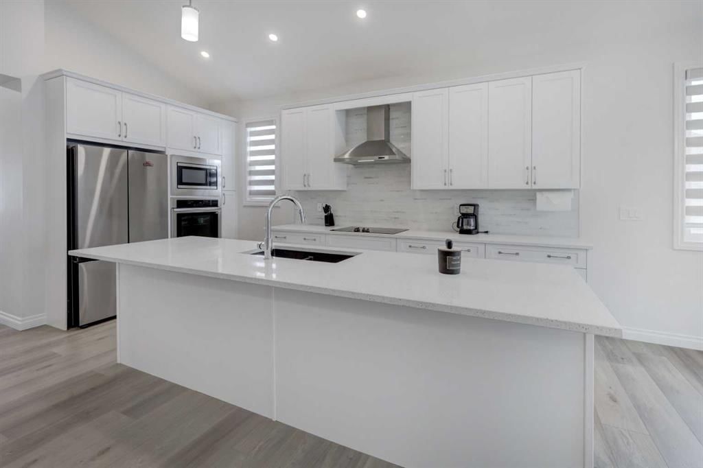 351 Baywater Common SW, Airdrie — photo 4 of 39