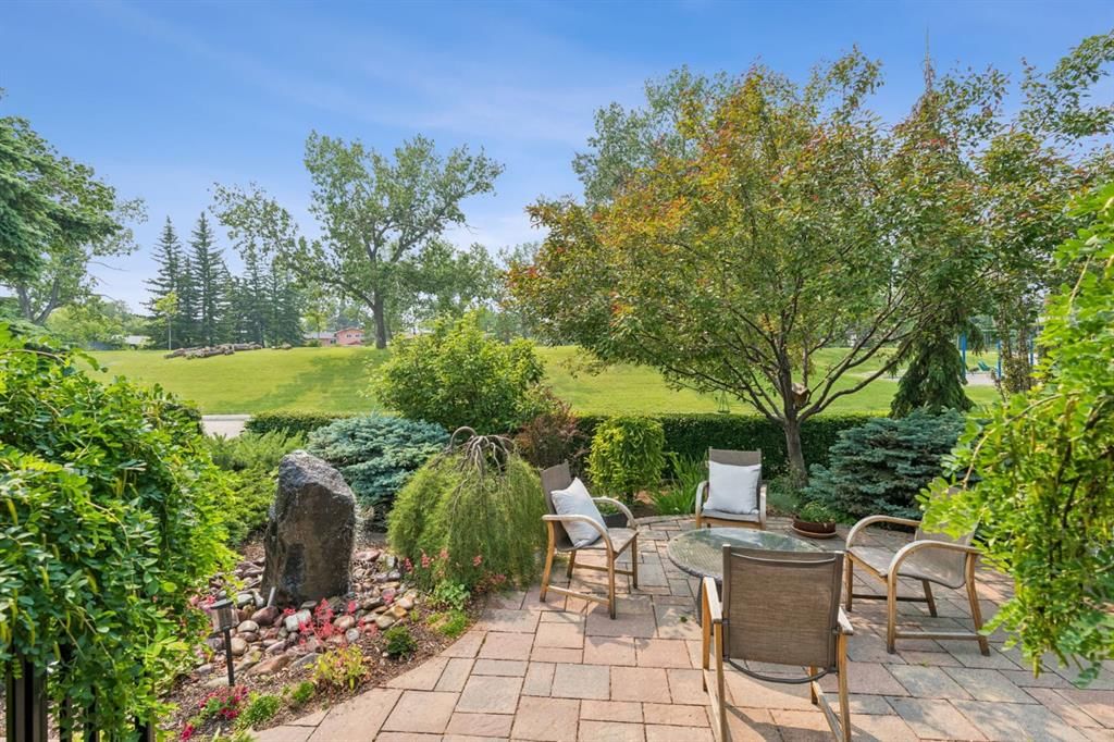 48 Flavelle Road SE, Calgary — photo 3 of 47
