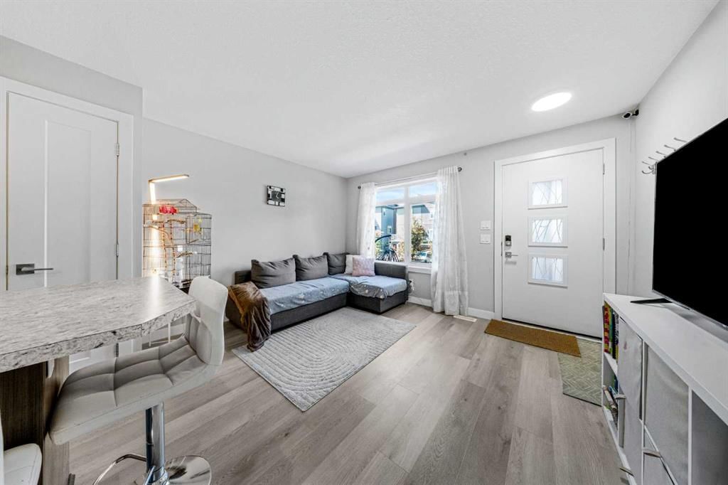 167 Sage Bluff Circle NW, Calgary — photo 5 of 19
