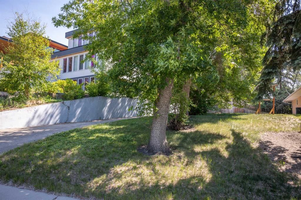 1308 17A Street NW, Calgary — photo 3 of 12