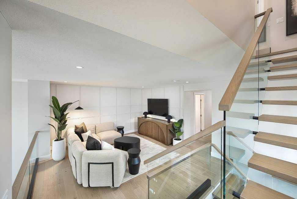 19757 44 Street SE, Calgary — photo 2 of 24