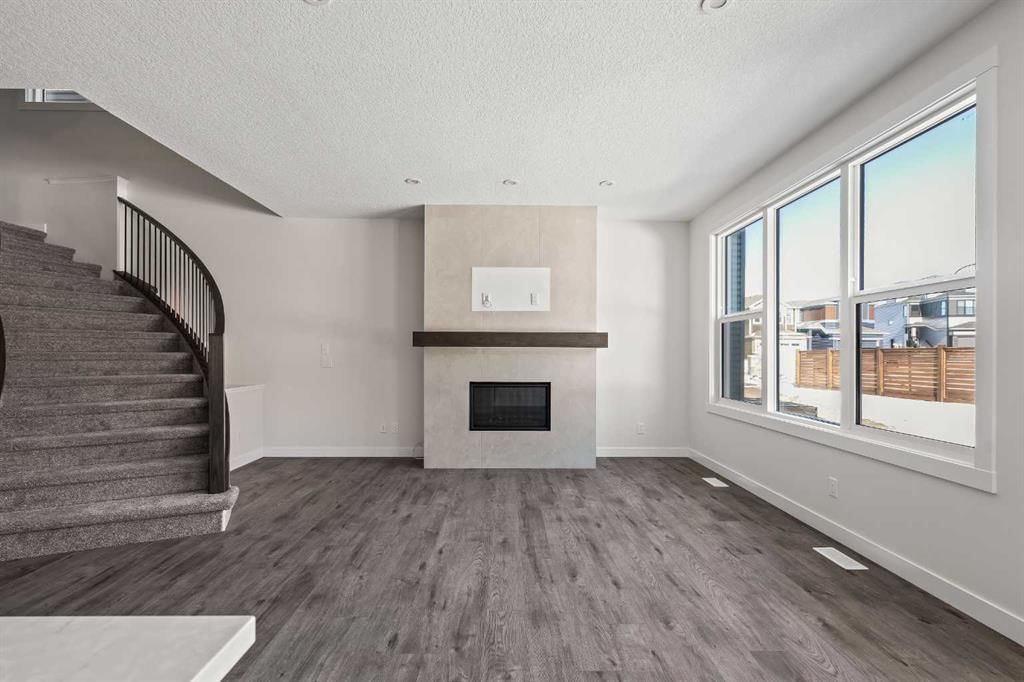 167 Lucas Gardens NW, Calgary — photo 4 of 37