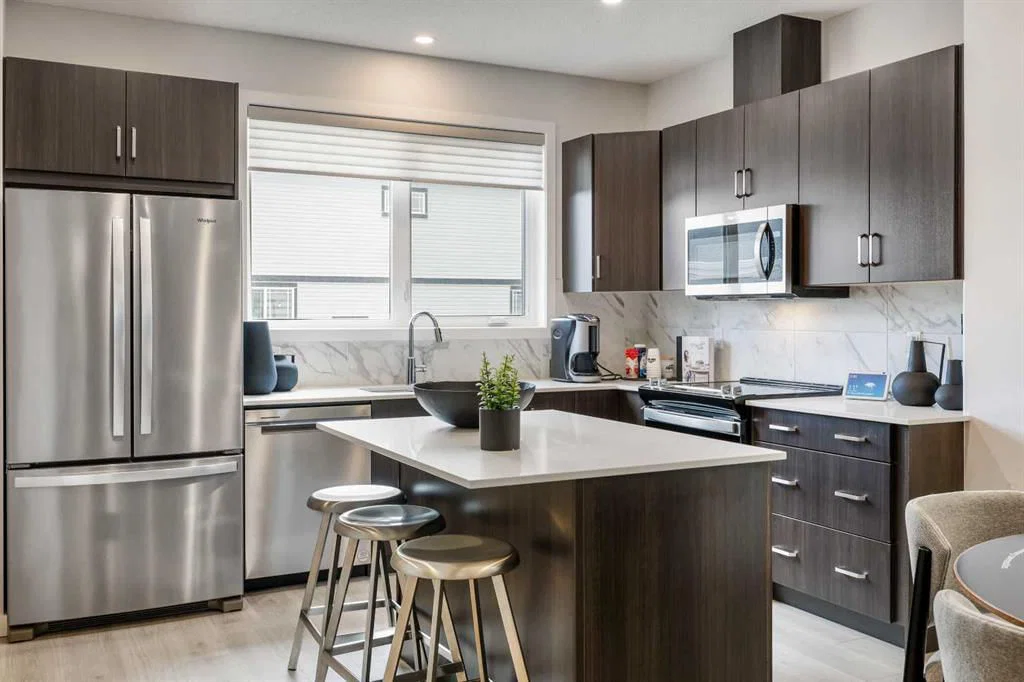 16 Amblefield View NW, Calgary — photo 2 of 12