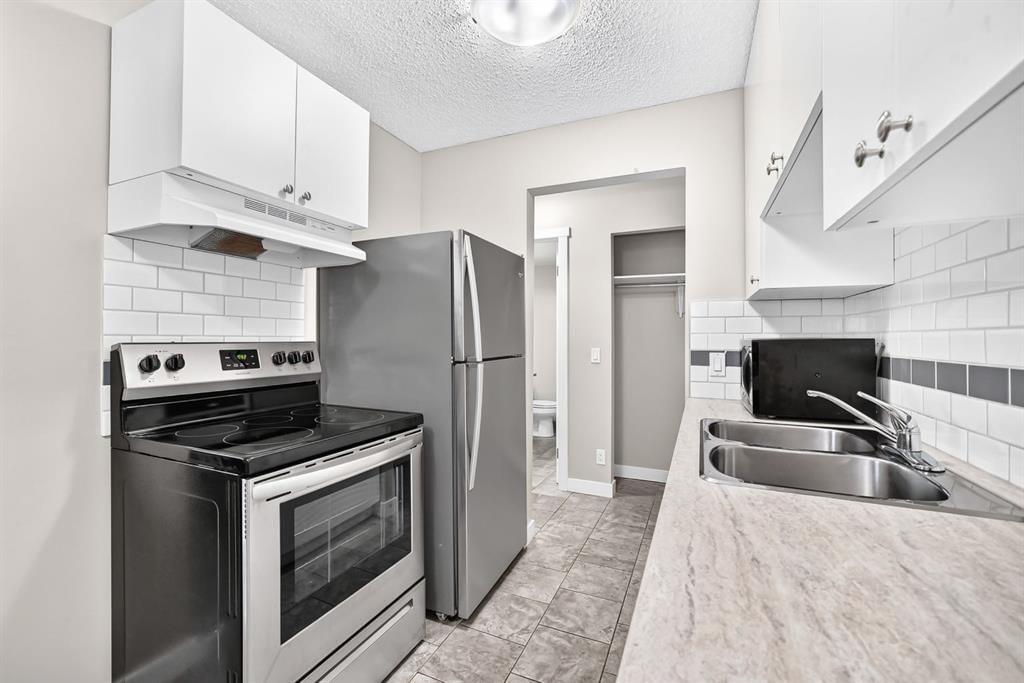 1, 11415 8 Street SW, Calgary — photo 5 of 22
