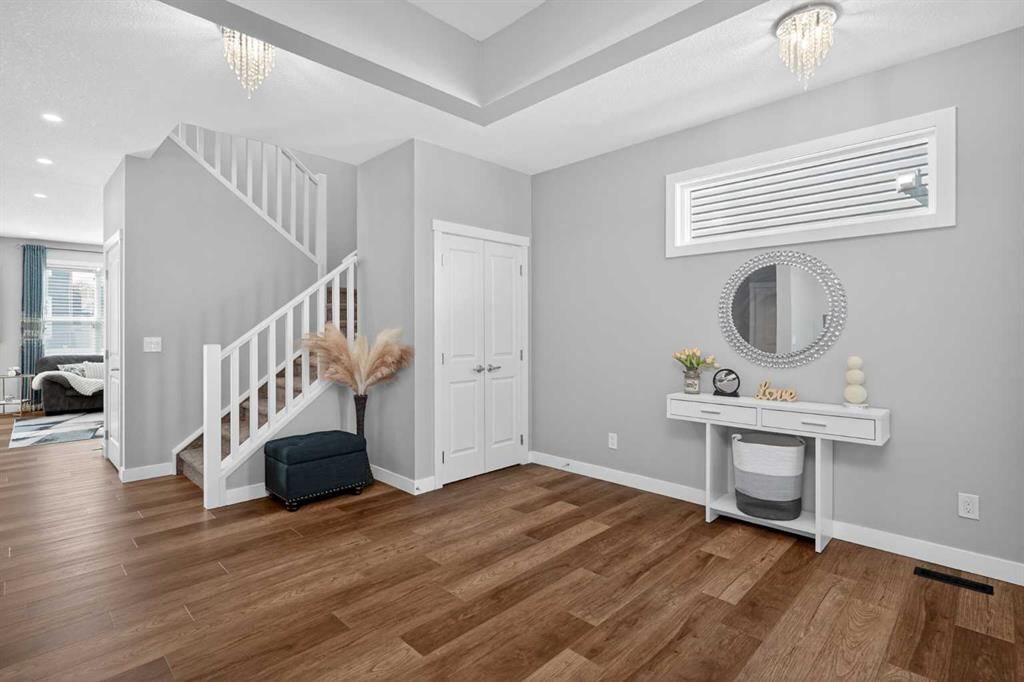 37 Evansfield Manor NW, Calgary — photo 3 of 39