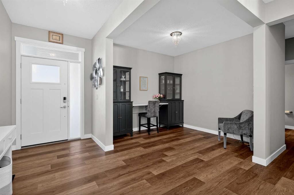37 Evansfield Manor NW, Calgary — photo 4 of 39