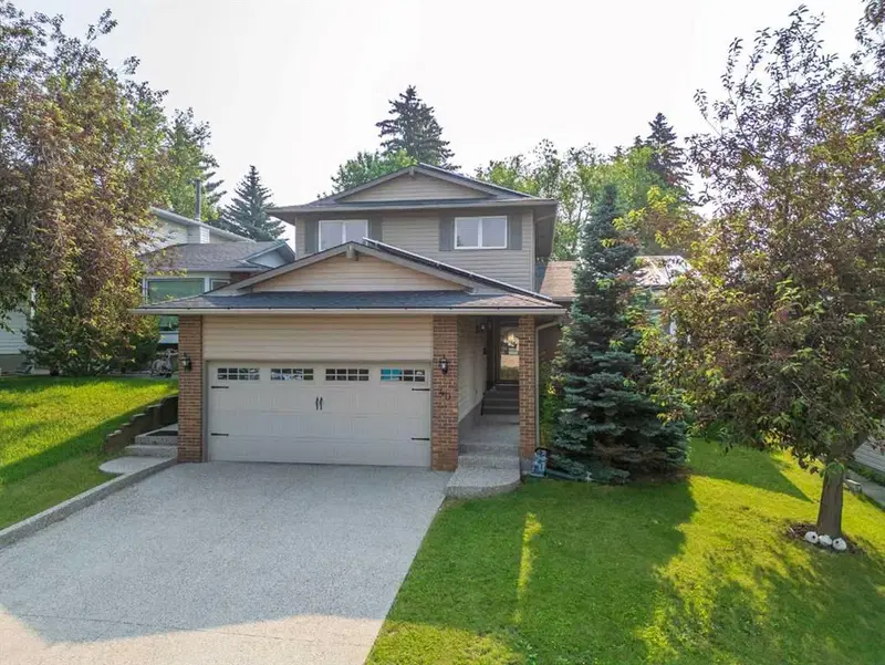40 Silver Ridge Court NW, Calgary — main listing photo