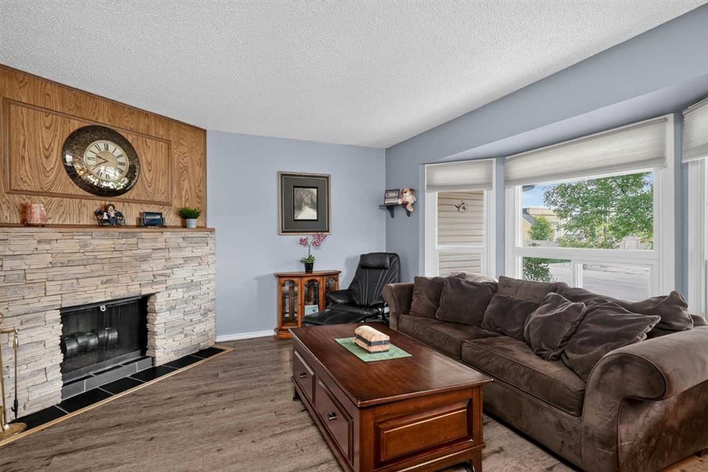 6609 Rundlehorn Drive NE, Calgary — photo 4 of 32