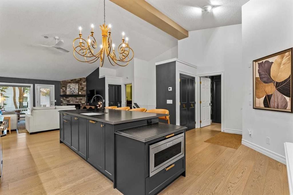 33 Douglasview Park SE, Calgary — photo 5 of 47