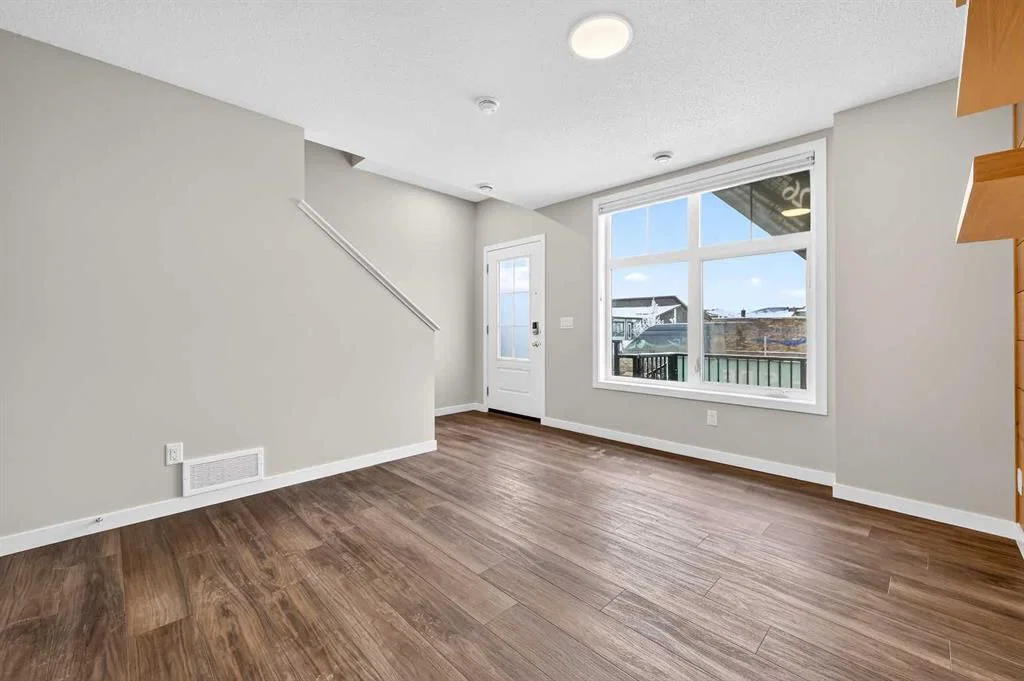589 Mahogany Road SE, Calgary — photo 5 of 36