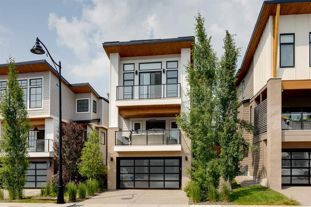 44 Timberline Way SW, Calgary — main listing photo