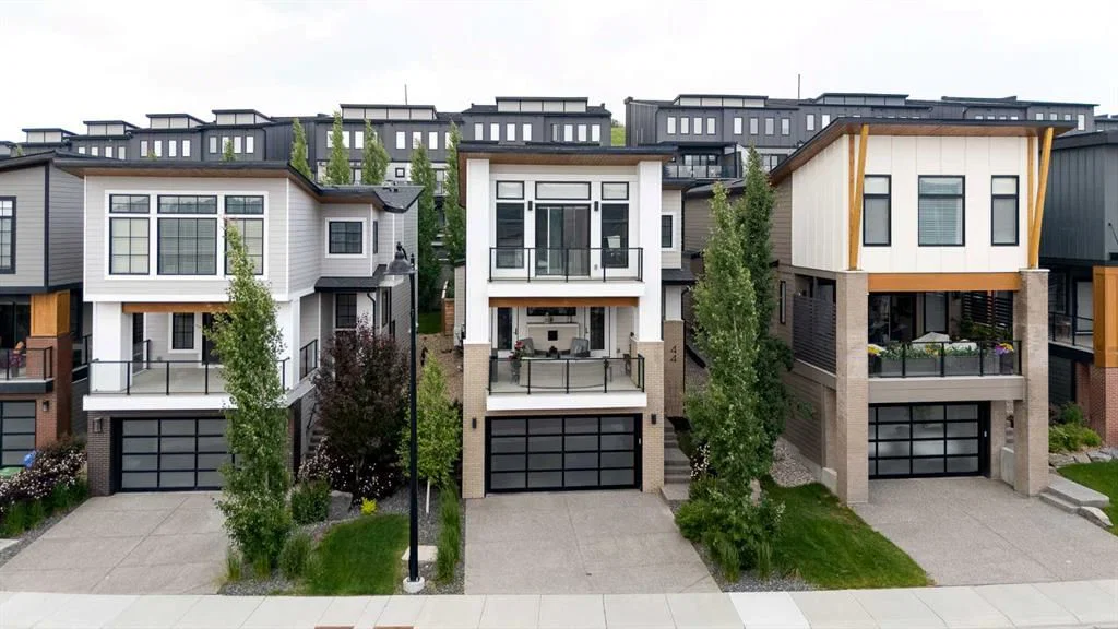44 Timberline Way SW, Calgary — photo 4 of 39