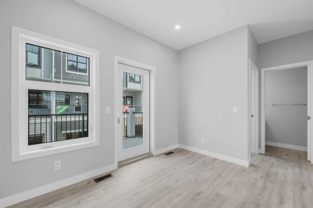 607 Mahogany Road SE, Calgary — photo 5 of 16