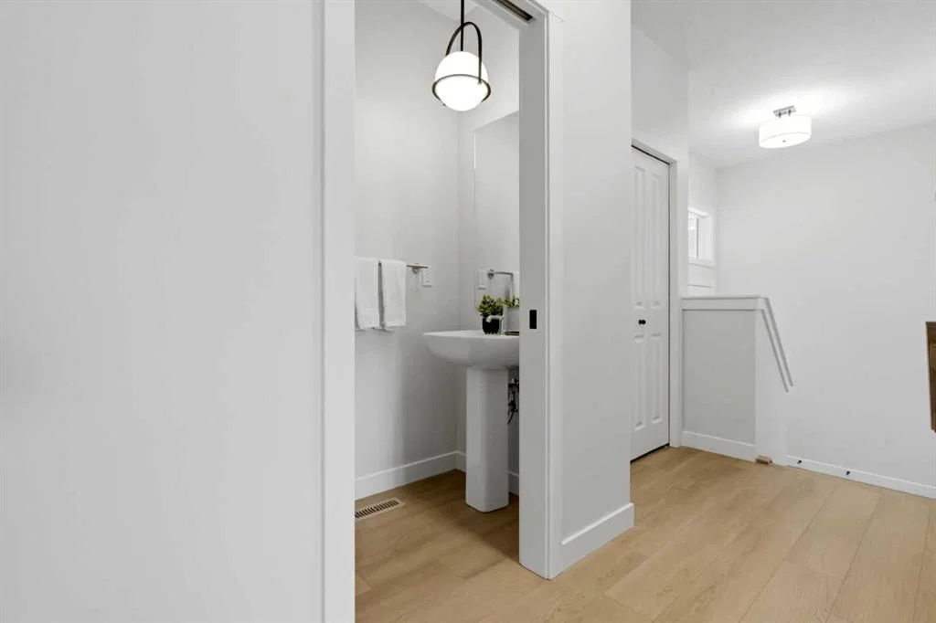 695 Buffaloberry Manor SE, Calgary — photo 4 of 48