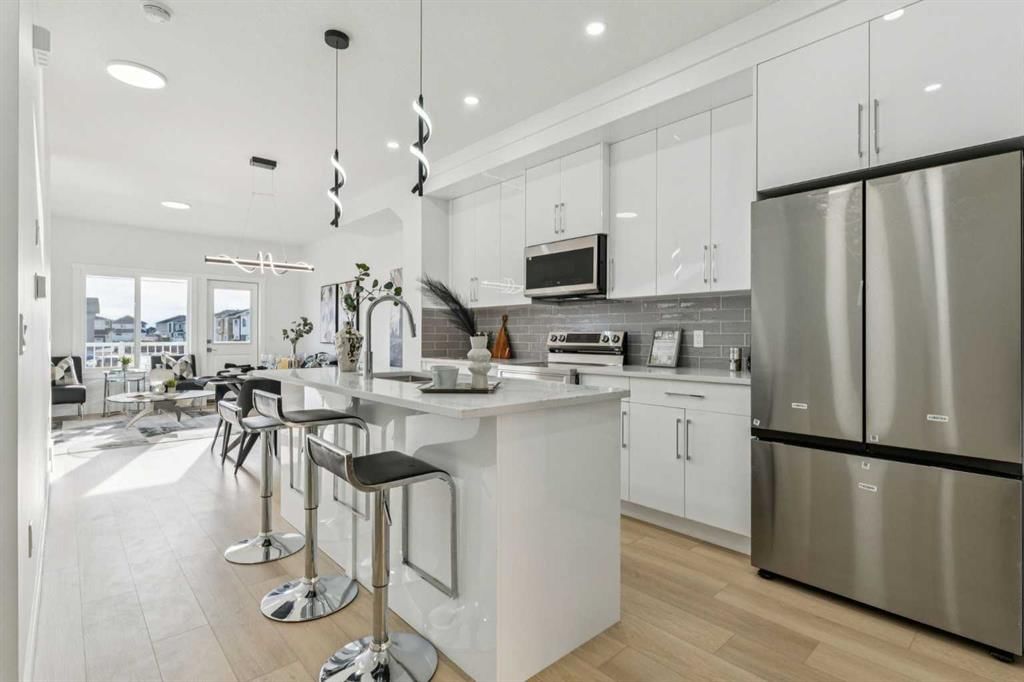 202, 95 Saddlecrest Circle NE, Calgary — main listing photo