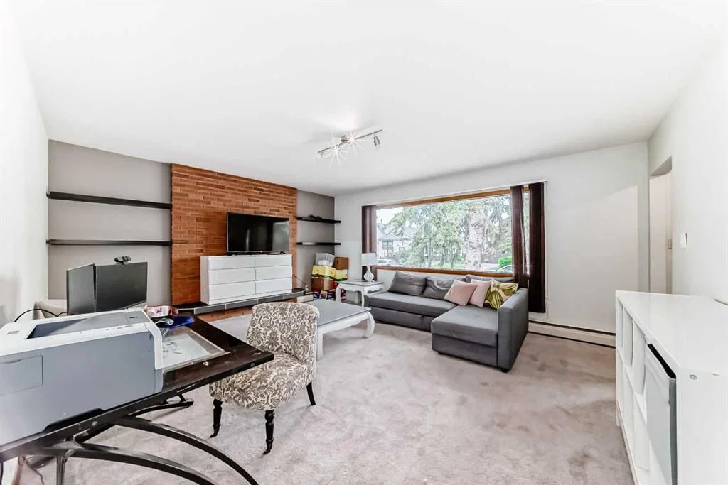 6441 18A Street SE, Calgary — photo 3 of 27